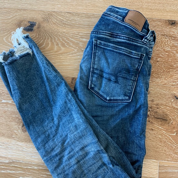 AMERICAN EAGLE NEXT LEVEL STRETCH JEANS - Picture 3 of 3